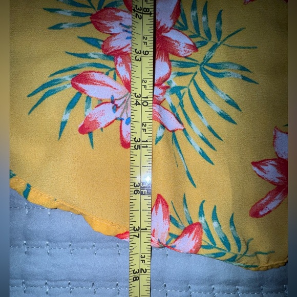 IRIS Floral Yellow Dress outfit w shorts and crop top. Size XL - Picture 12 of 16